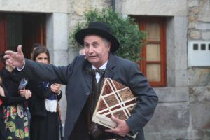 El Calendario de visitas teatralizadas por el casco histórico de A Guarda se acerca a su fin con la penúltima cita a cargo de «Os Quinquiláns», este jueves día 23 de agosto a las 21:00h, con salida desde la Plaza do Reloj.